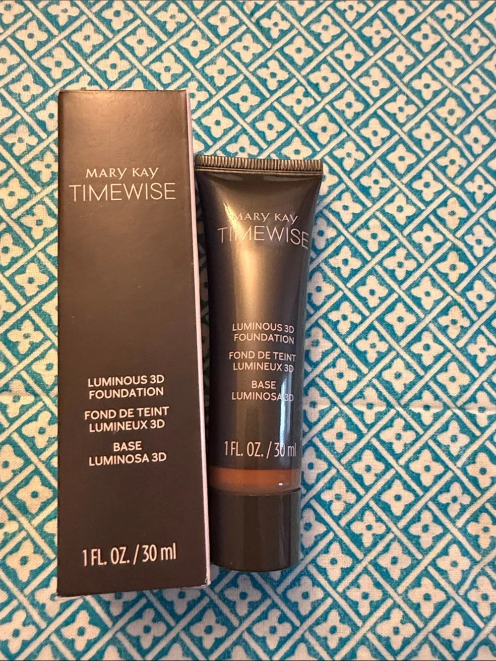 Mary Kay TimeWise Luminous 3D Foundation - Bronze C160
